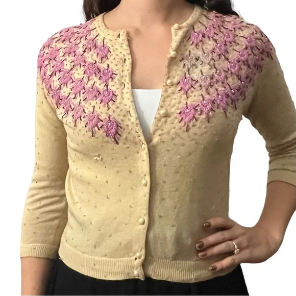 Stunning 1950’s Highly Detailed Hand Beaded Cardigan, Sweater Girl Knit Top - Picture 1 of 14